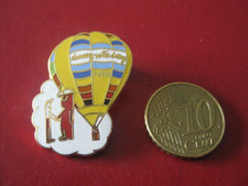 BROCHE BADGE EMAILLE " DONNEZ VOTRE SANG   F-GGTS "  MONTGOLFIERE