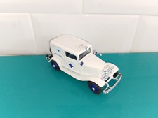 0109246 Pompiers 1/43 voiture