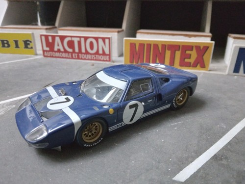 Ford bizarre 24 - -,
