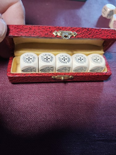 Coffret dés joué - a,