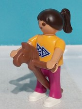 PLAYMOBIL FIGURINE FILLE AVEC
