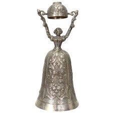 Cloche de table en argent