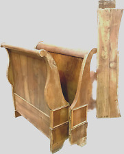 lit bateau époque Louis Philippe en noyer massif . XIX siècle .