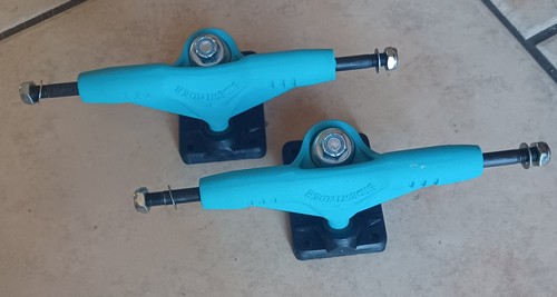 Vintage gullwing trucks - 2,