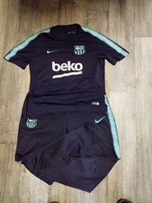 FC BARCELONE MAILLOT D ENTRAINEMENT NIKE M+ BAS DE SURVETEMENT NIKE L ASSORTIE