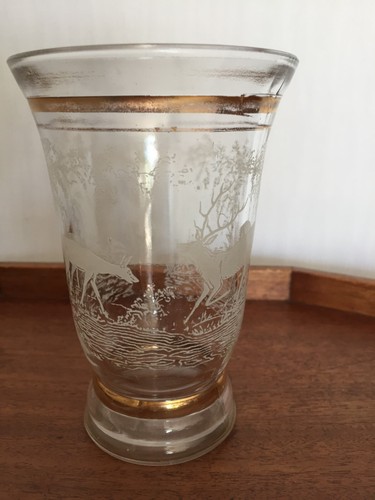 Ancien verre moulé - , /pied