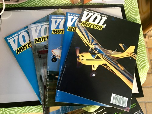 Revues vol moteur à - vol,