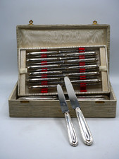 SAGLIER 24 COUTEAUX TABLE ENTREMET MANCHES ARGENT POINCON MINERVE FILETS RUBANS