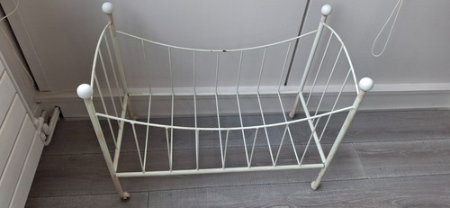 Petit lit ancien - , pour