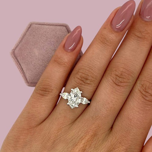 Bague diamant taille marquise