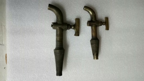 Anciens robinets laiton cuve