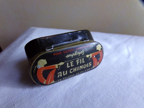 Ancienne boite publicitaire - boite,