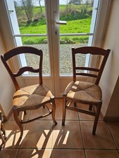 2 chaises anciennes en bois