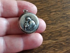 Bijoux ancien pendentif boîte