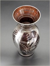 VASE A LA FEUILLE D ARGENT
