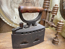 Ancien Fer À Repasser À Charbon En Fonte Made In Poland