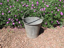 ancien seau en zinc galva