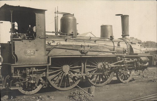 Locomotive vapeur n - à,