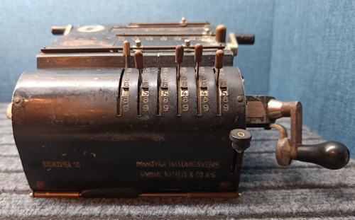 Machine calculer mécanique - à,