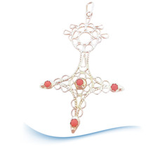 Pendentif Croix du sud ou d'Agadez cabochons de Corail Or Jaune 18 K (750°/°°)
