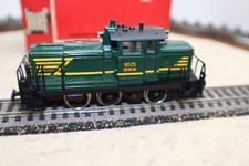 UNE    JOLIE  MOTRICE  JOUEF