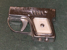 briquet à essence en forme de pistolet Partners vintage des Années 80