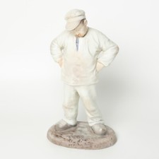 Statuette En Porcelaine Royal