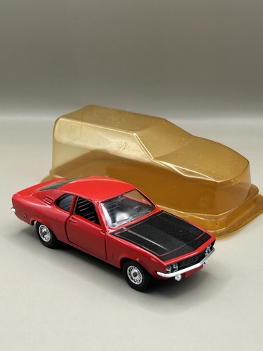 R913 voiture miniature - miniature, 1/43