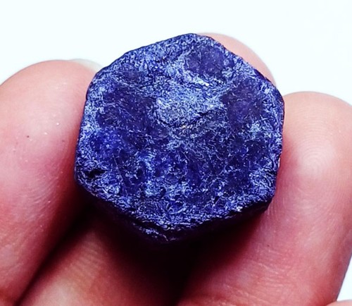 Saphir naturel bleu certifié - saphir,
