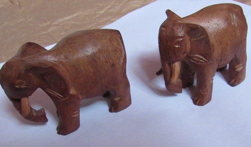Figurine statuette 2 - /, /