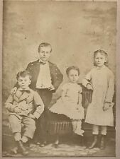 Enfants posent dans le studio du Photographe France Photo Vintage Albumine 