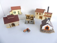 1058 JOUEF MAQUETTES MONTEES MENUISERIE / HANGAR / CHAPELLE / TRACTEUR ....
