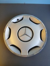 Mercedes Classe E W124 / Enjoliveur 15 pouces / 1244011424