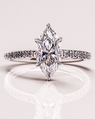 Bague anniversaire avec - bague, d'anniversaire