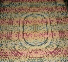 ANCIEN DESSUS DE TABLE EN TISSU JACQUARD