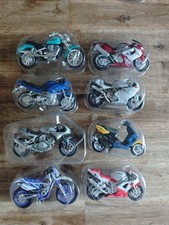 Lot motos miniatures 18 - motos, 1/18