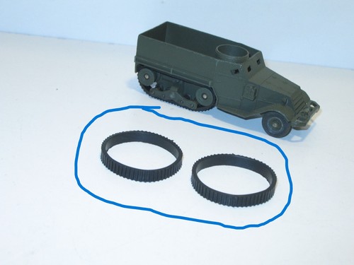 Dinky toys lot x - toys, chenille