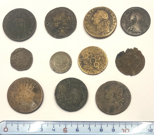 Lot pièces jetons - 11,