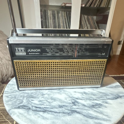 Radio portable vintage - , itt