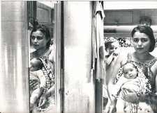 Anonyme gens du voyage, années 1980 mère enfant photo photographie époque