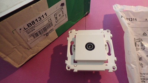 Schneider alb81311 prise - prise, tv