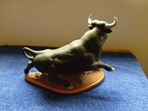 Large cermaic bull14 long - large, with
