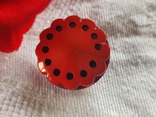 Collection bouton ancien rouge