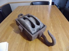 POULIE ANCIENNE BOIS DE BATEAU - CADRE EN FER