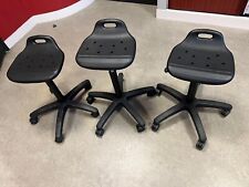 Siège Atelier Assis/Debout GOSTO réglable et avec Roulettes autobloquantes