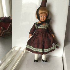  Poupon regionale/folklorique