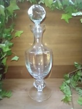 Grande Carafe ancienne sur pied en verre dans le goût de René Lalique