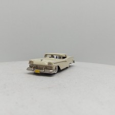 1/43 Brooklin Models Ford Fairlane skyliner 1957 crème