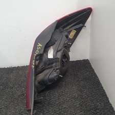 Feu arriere principal gauche
