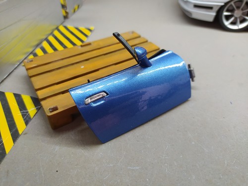 Porte droite bleu - 1/18,